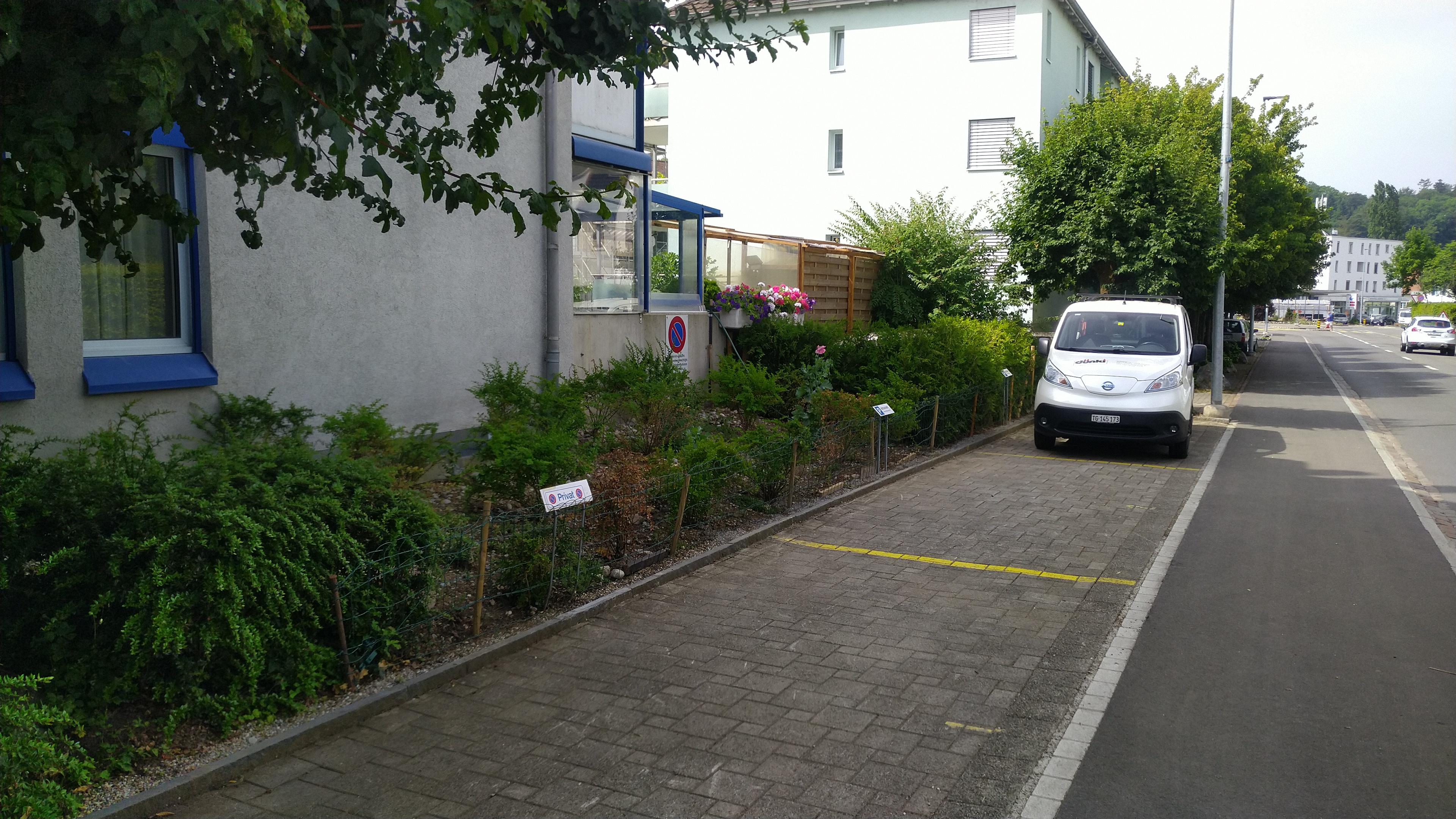 Umbau einer Gasheizung im Mehrfamilienhaus auf Luft-Wasser Wärmepumpe, Aussenbereich nachher